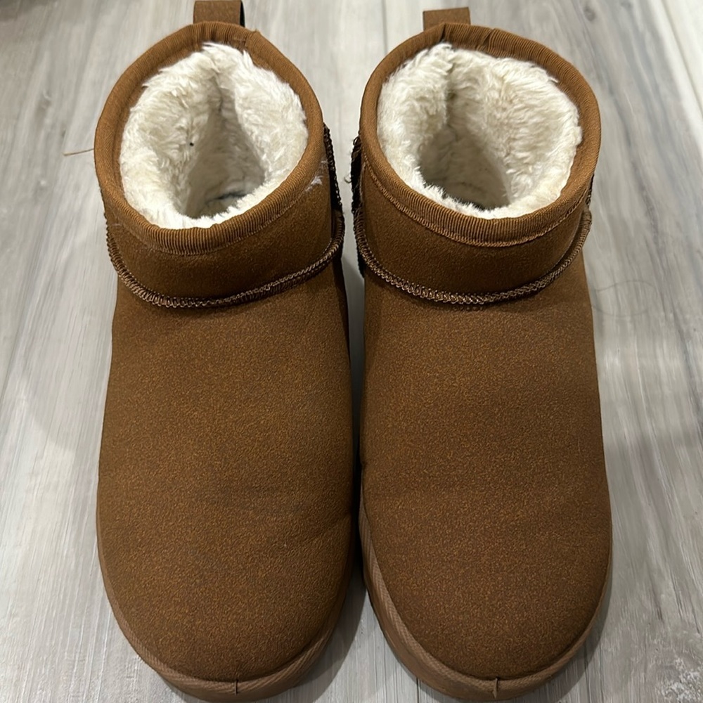 Barely worn mini boots